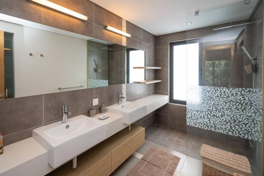 Wonderful Mont Choisy Flat, Huge Lagoon Pool Exterior photo